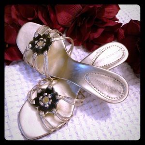 Antonio Melani Gold Leather Kitten Heel Slide 7.5M